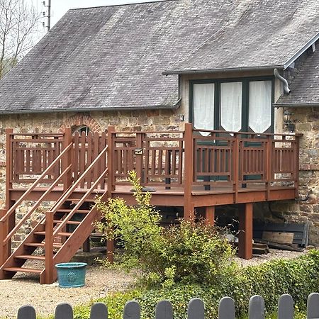 Gites In Le Neufbourg -Mortain Exterior foto