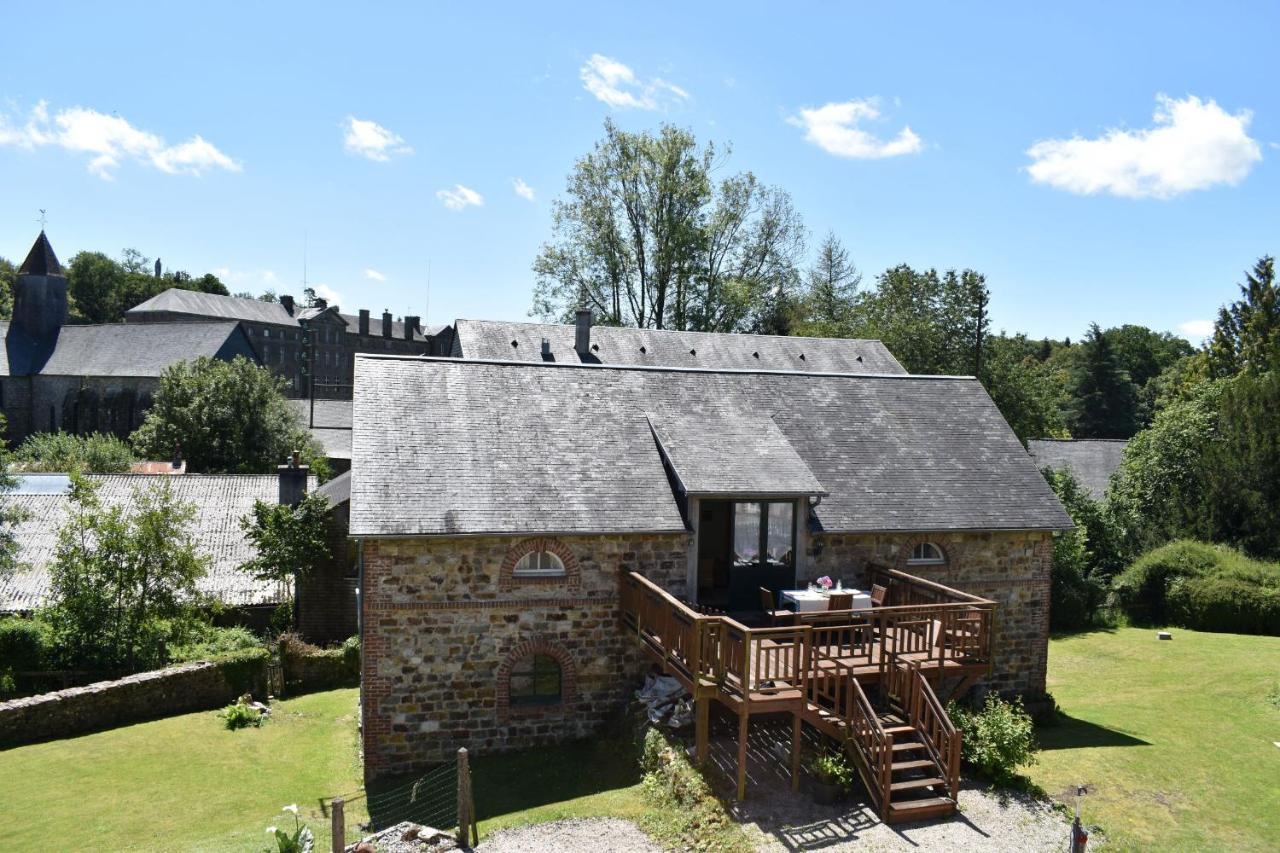 Gites In Le Neufbourg -Mortain Exterior foto